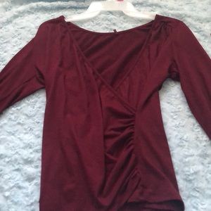 V neck long sleeve shirt